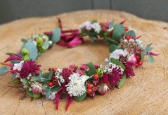 Květinový věneček pro družičky