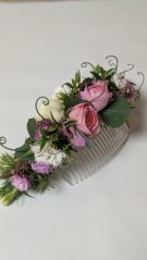 Květinový hřebínek do vlasů