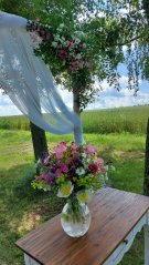 Kytice na obřadní stůl