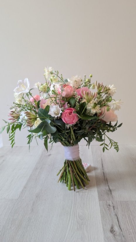 Střední kytice pro nevěstu