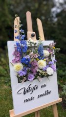Uvítací květinová cedule