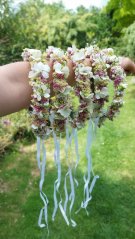 Květinový věneček pro družičky